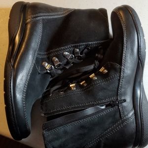 Clarks mid Ankle Boots size 8